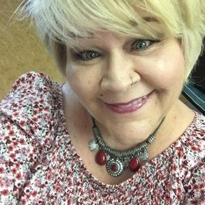 Meet your Posher, Jacqueline